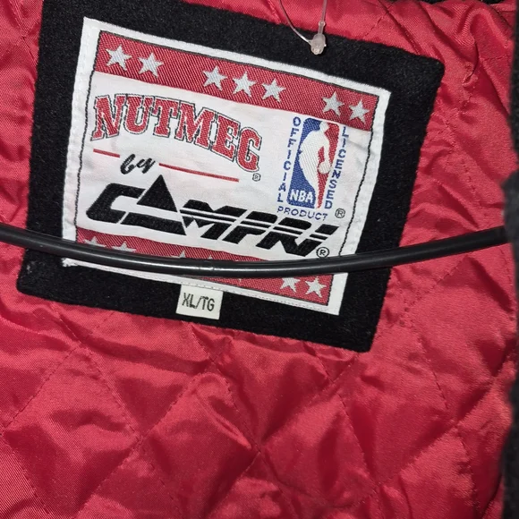 Bulls Crewneck Sweater in Black and Red